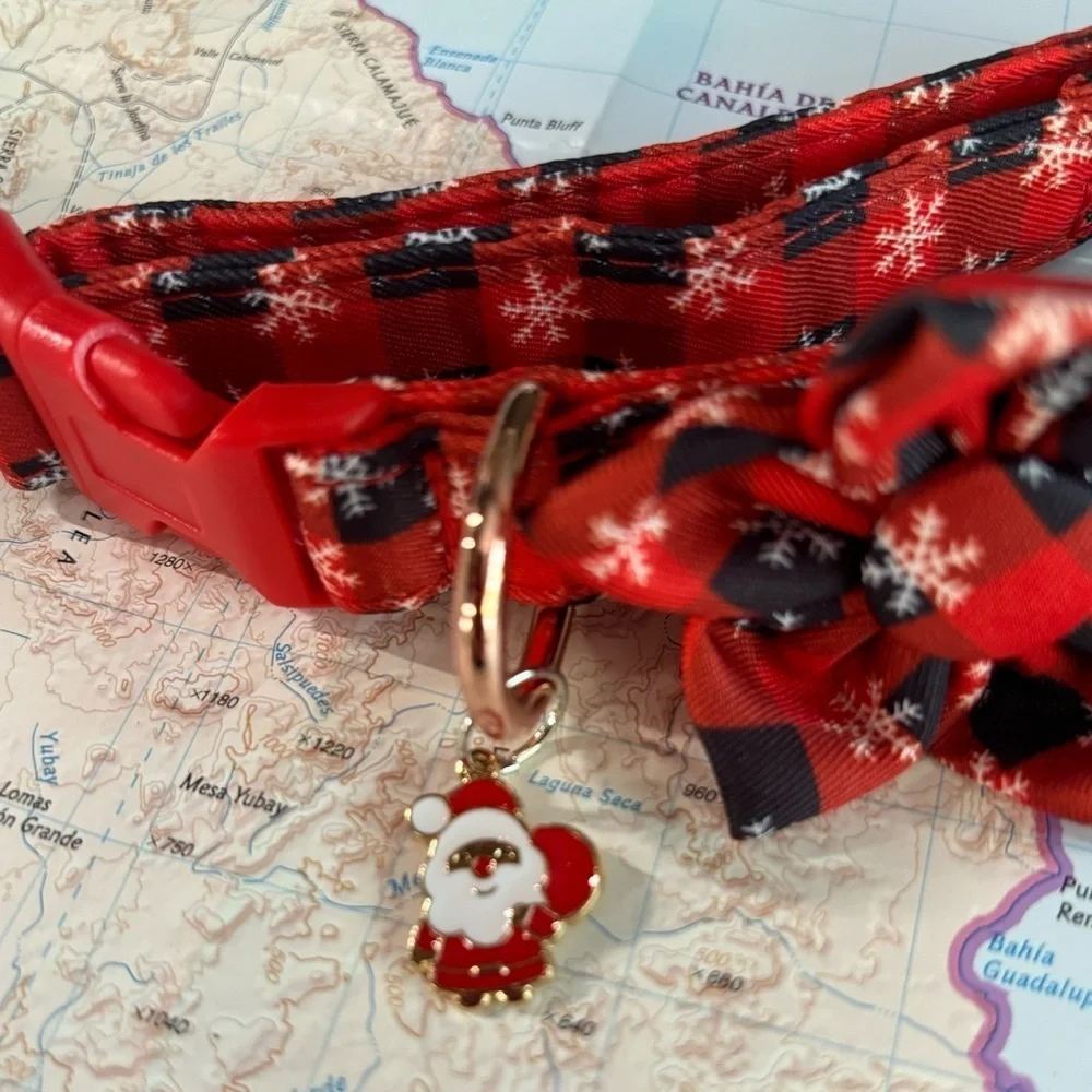 Snowflake Collar with Removable Floral Adjustable Christmas Dog Collar Medium